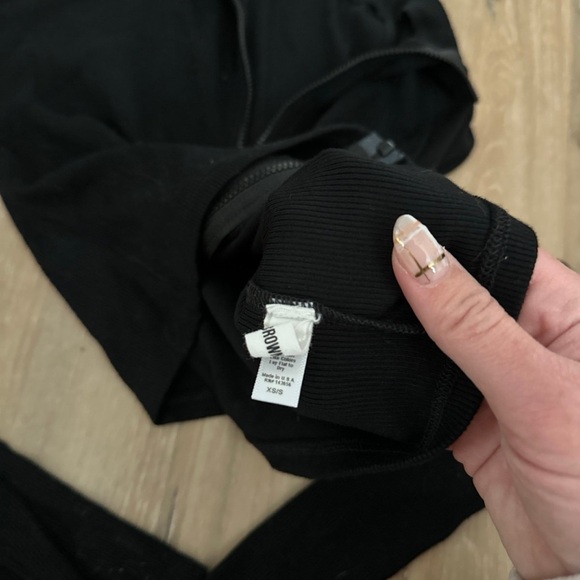 LIKE NEW JOAH BROWN CROP ZIP LONG SLEEVE - Picture 4 of 8